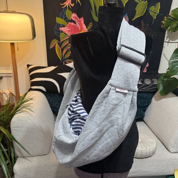 TIMETUU Pet Gear: Reversible Cross-Body Pet Sling Pet Carrier, Grey/Blue Stripe - Picture 4 of 16